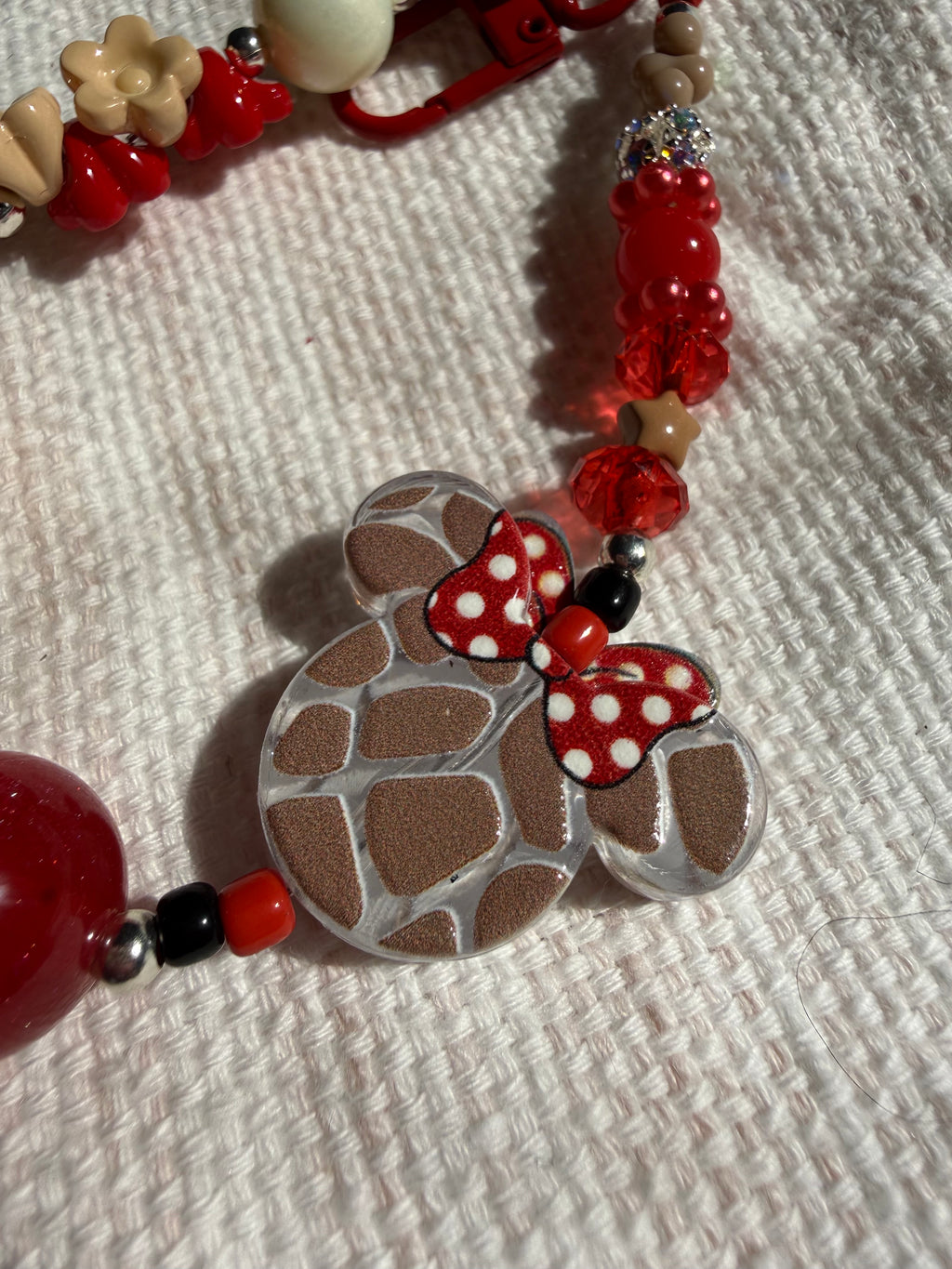 Minnie Concha Keychain