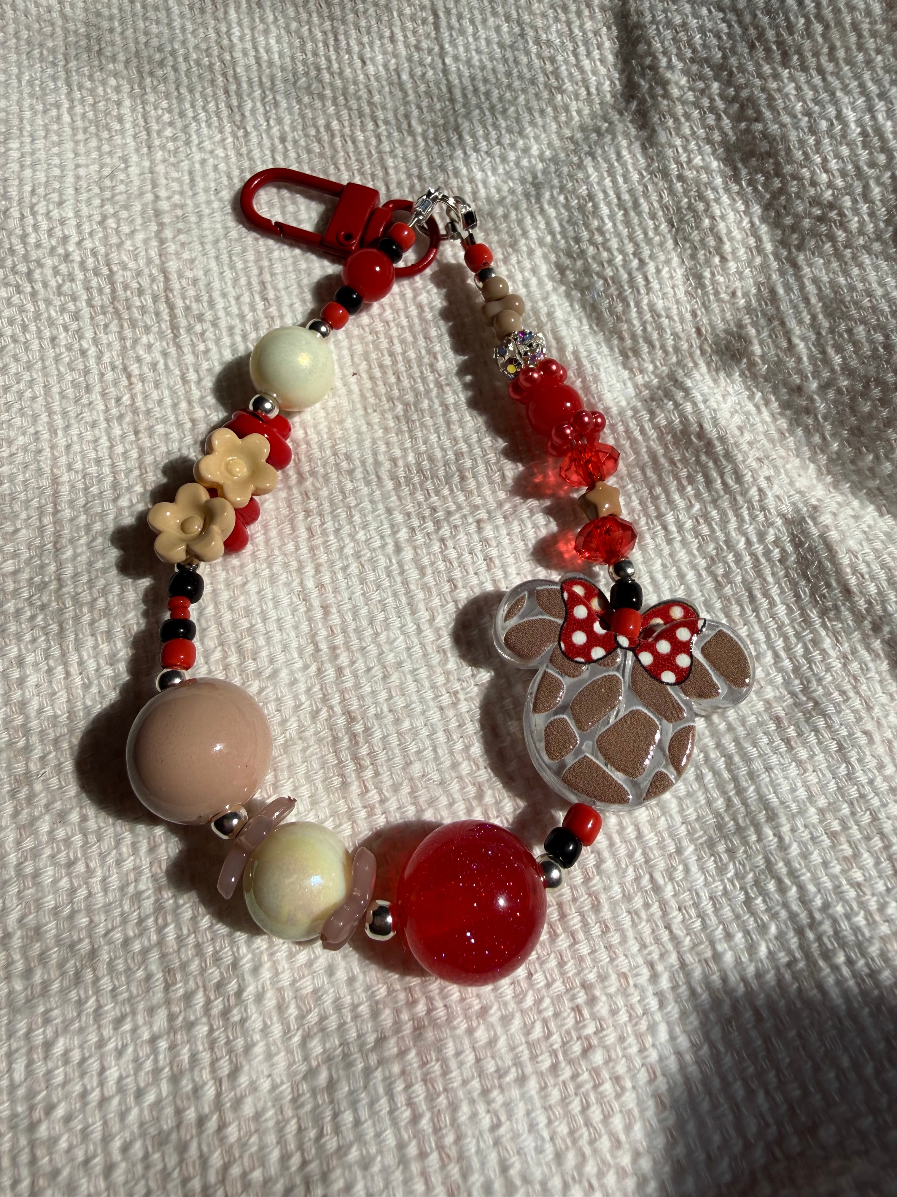 Minnie Concha Keychain